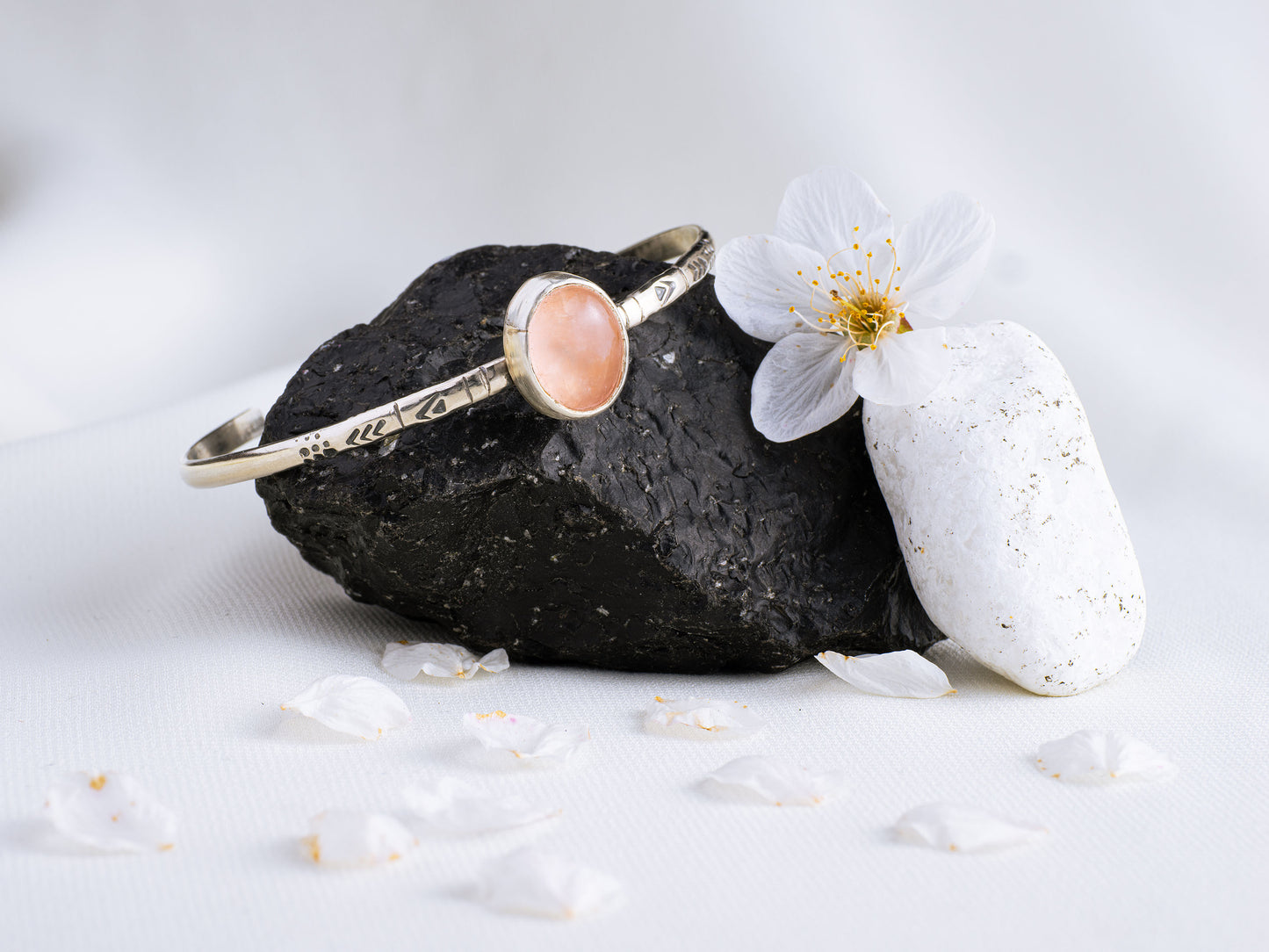 Stonebound | Cuff Bracelet with Stone