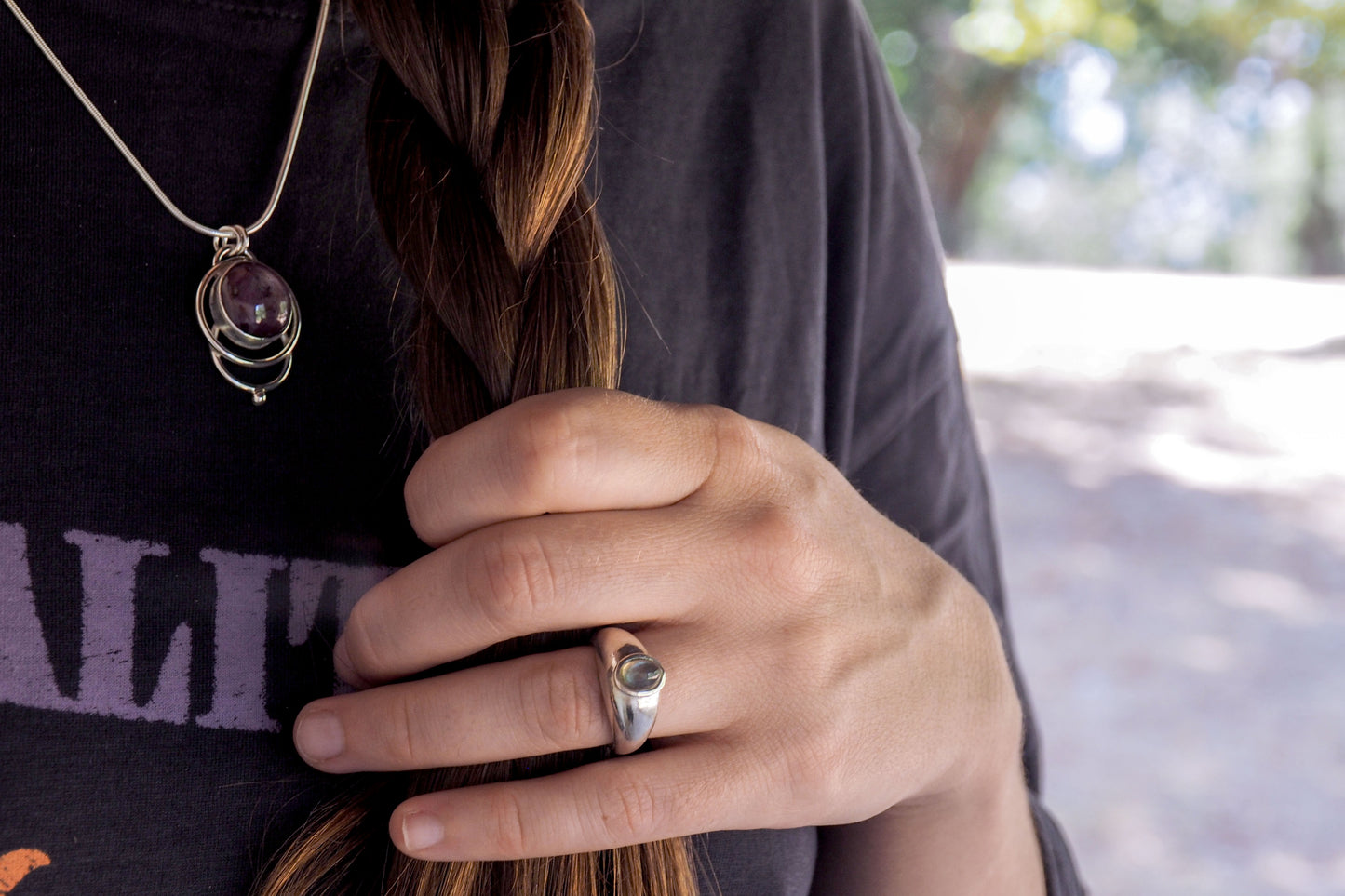 Lunelle | Ring with Labradorite