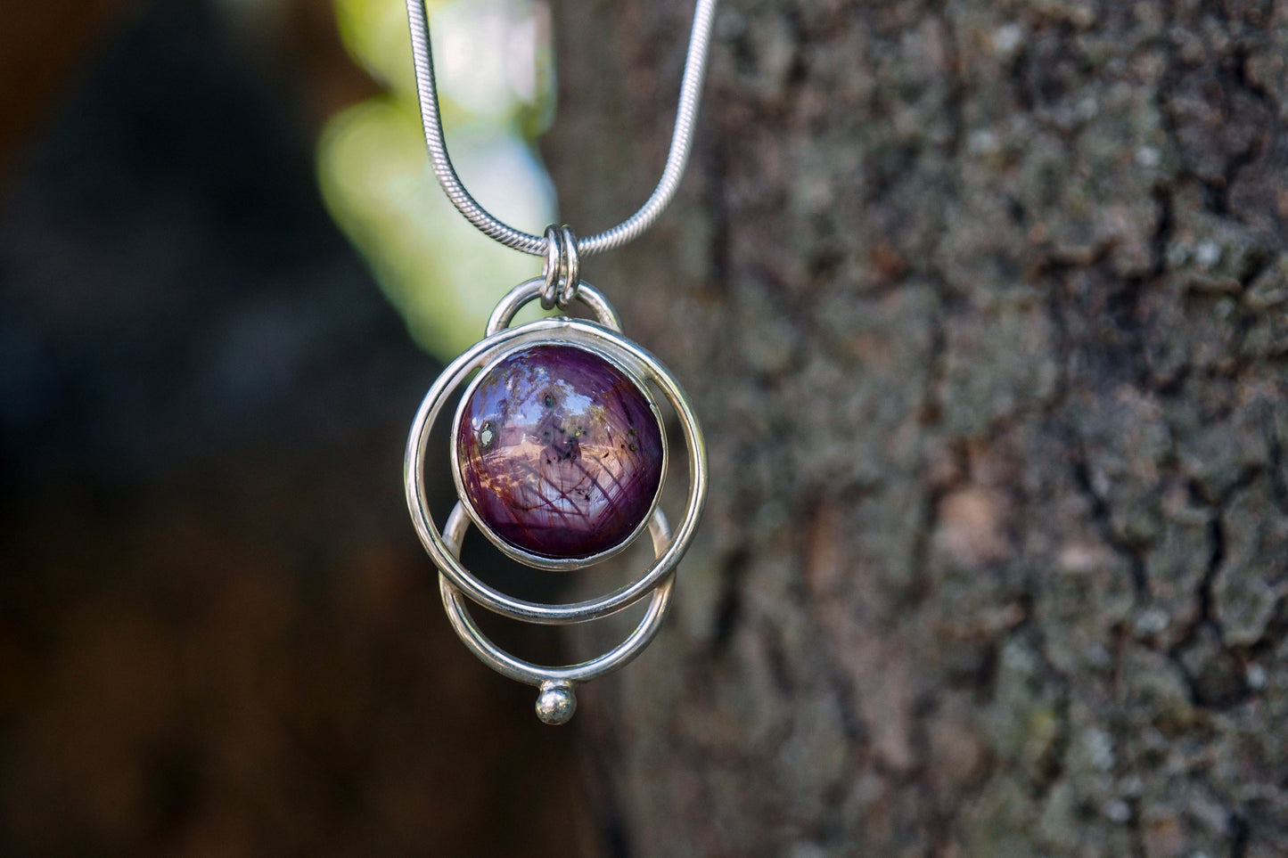 Crimson Orbit | Pendant with Star Ruby