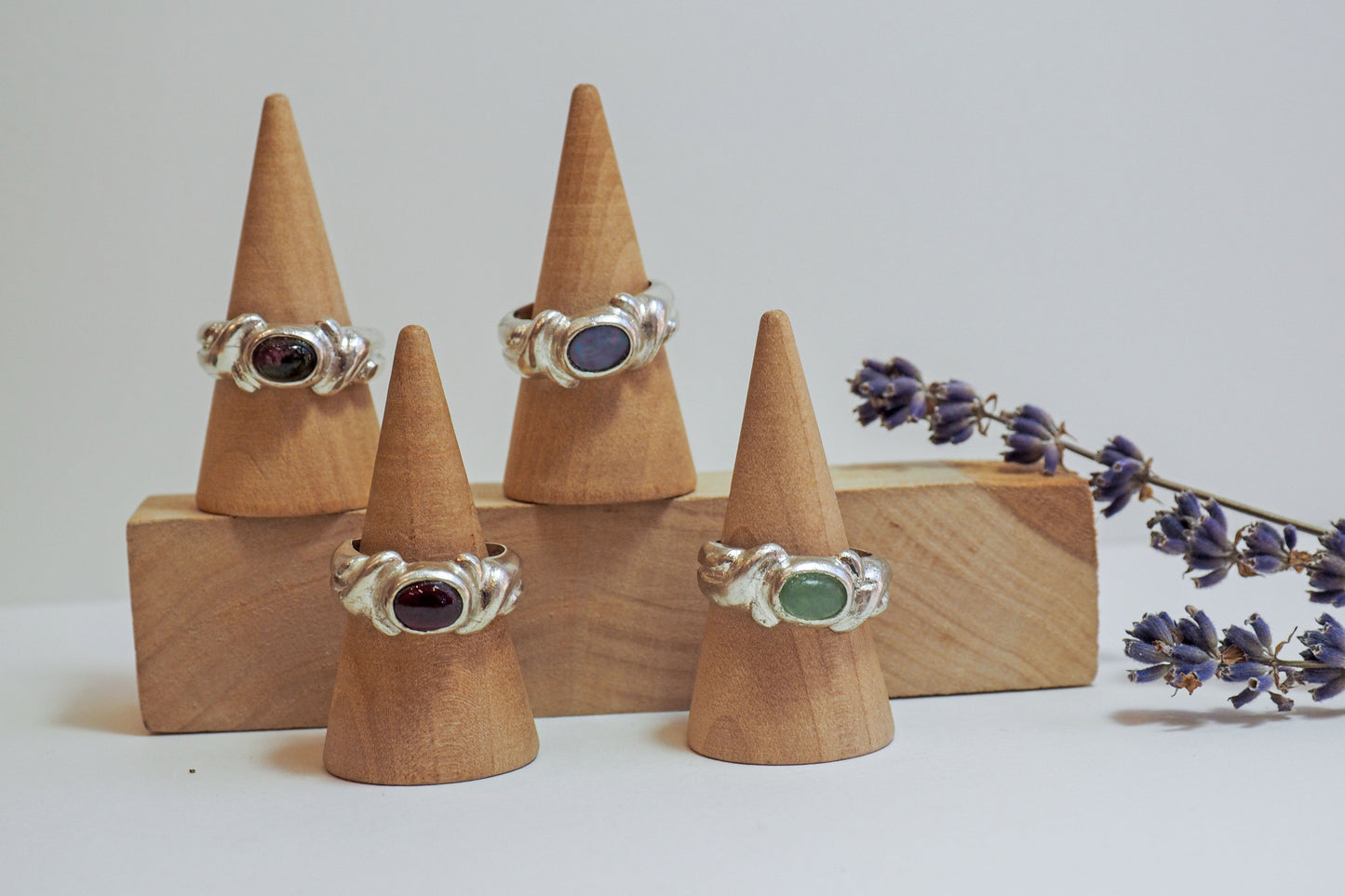 Alaida | Ring with Gemstone