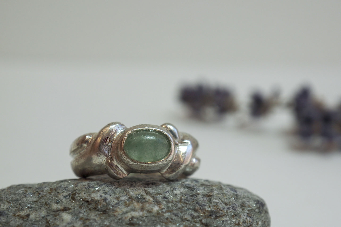 Alaida | Ring with Gemstone