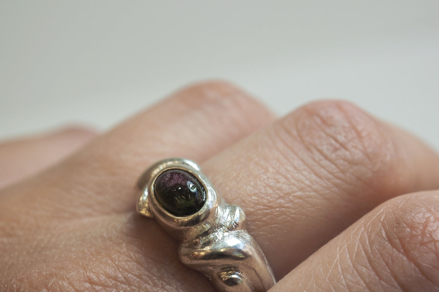 Alaida | Ring with Gemstone