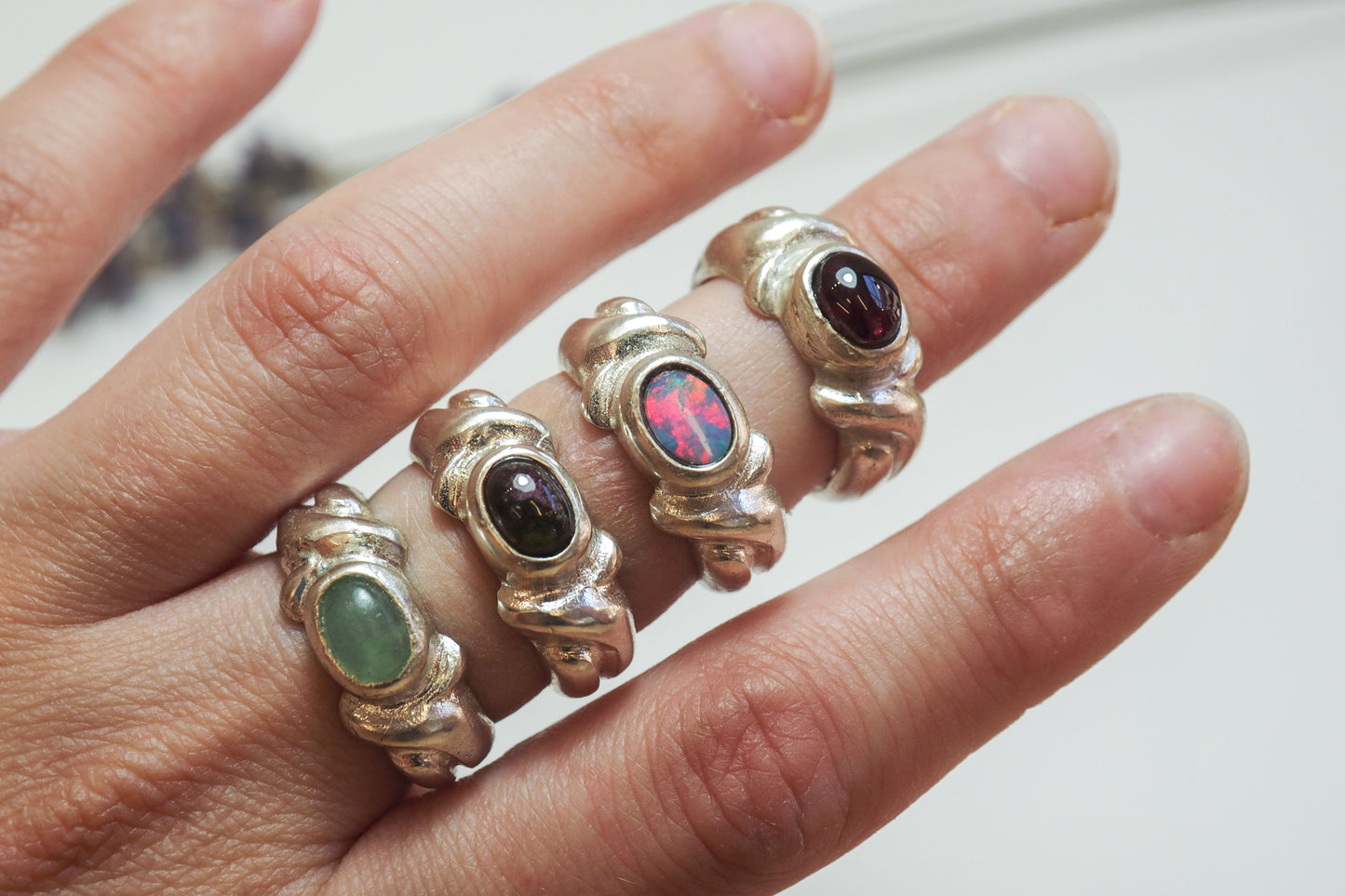 Alaida | Ring with Gemstone