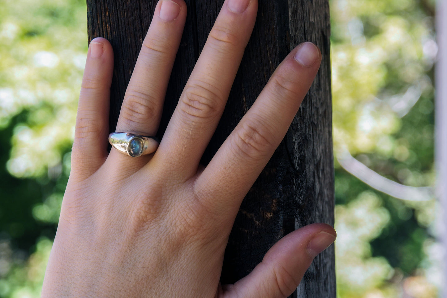 Lunelle | Ring with Labradorite
