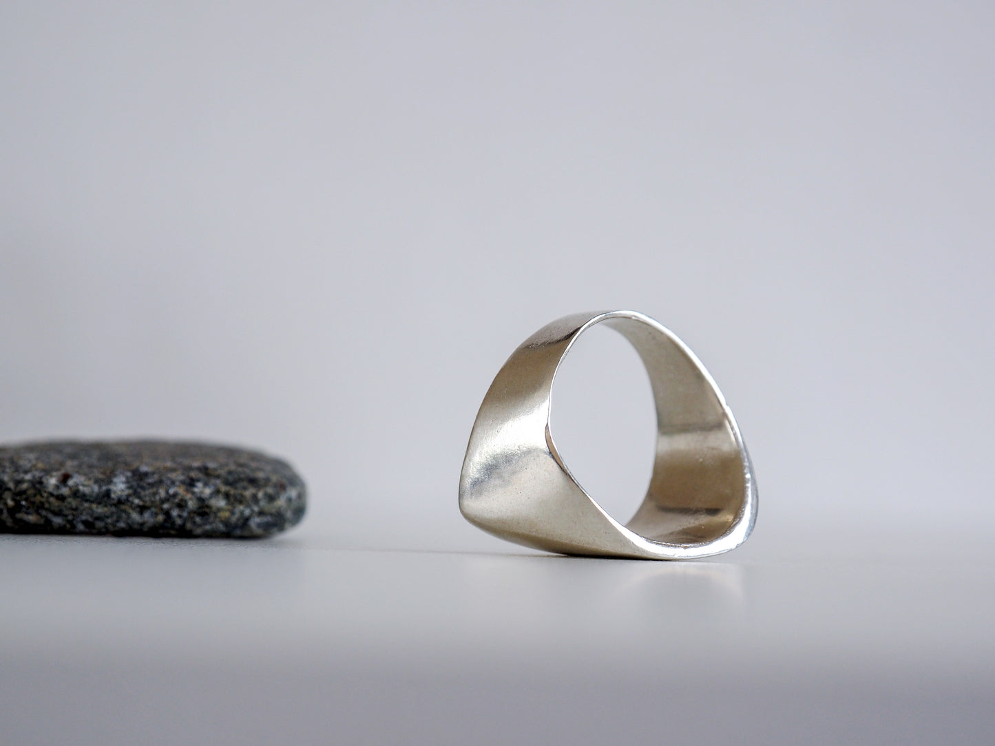 Rieka | Minimal Ring