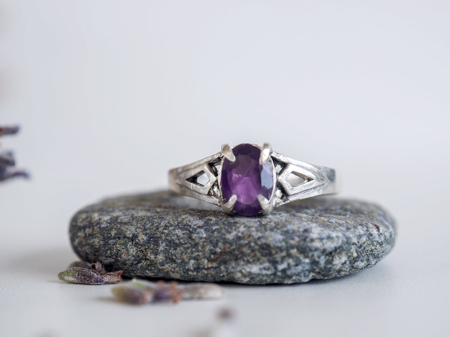 Onora | Amethyst Ring