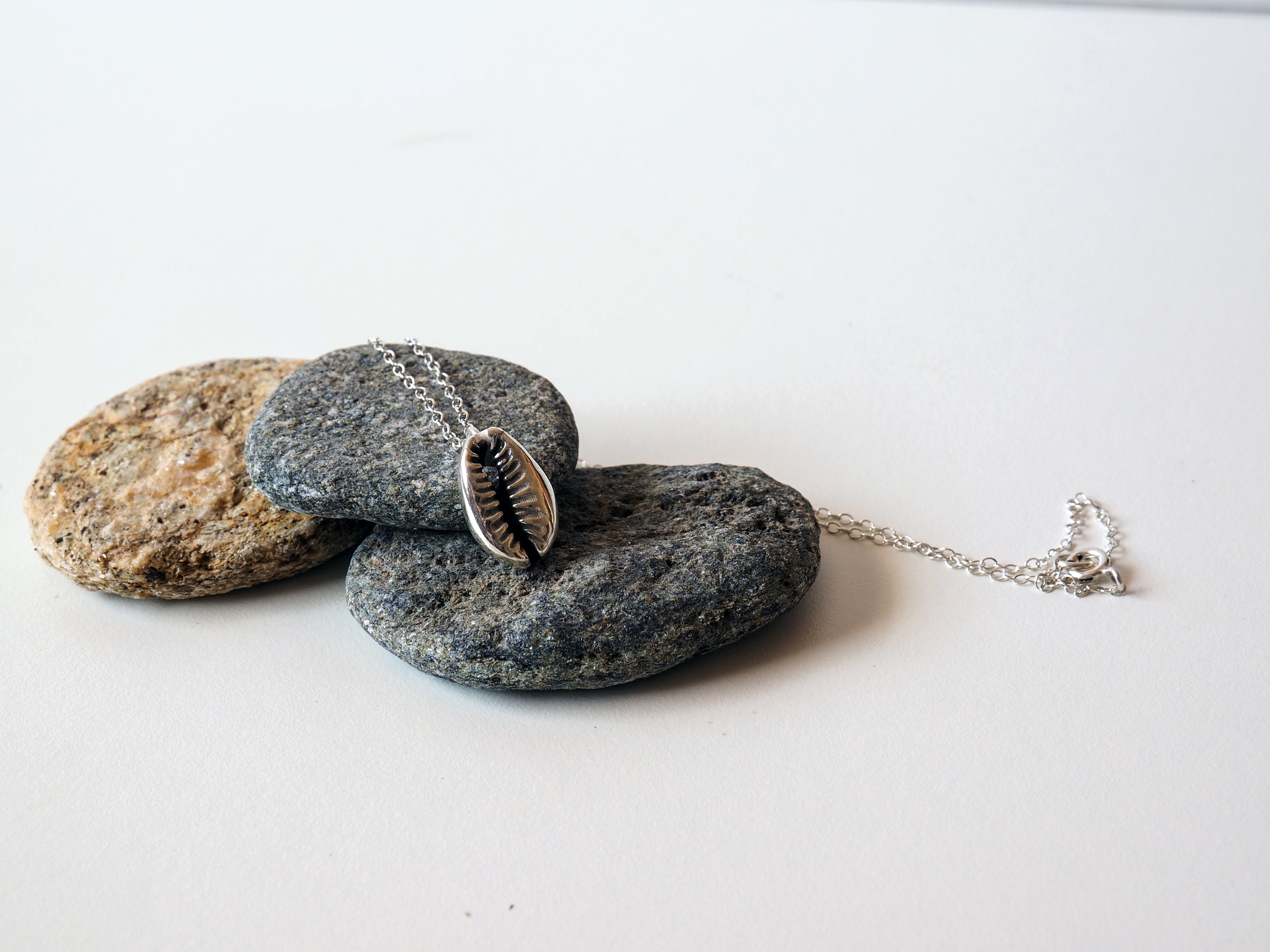 Cowrie Shell | Μενταγιόν
