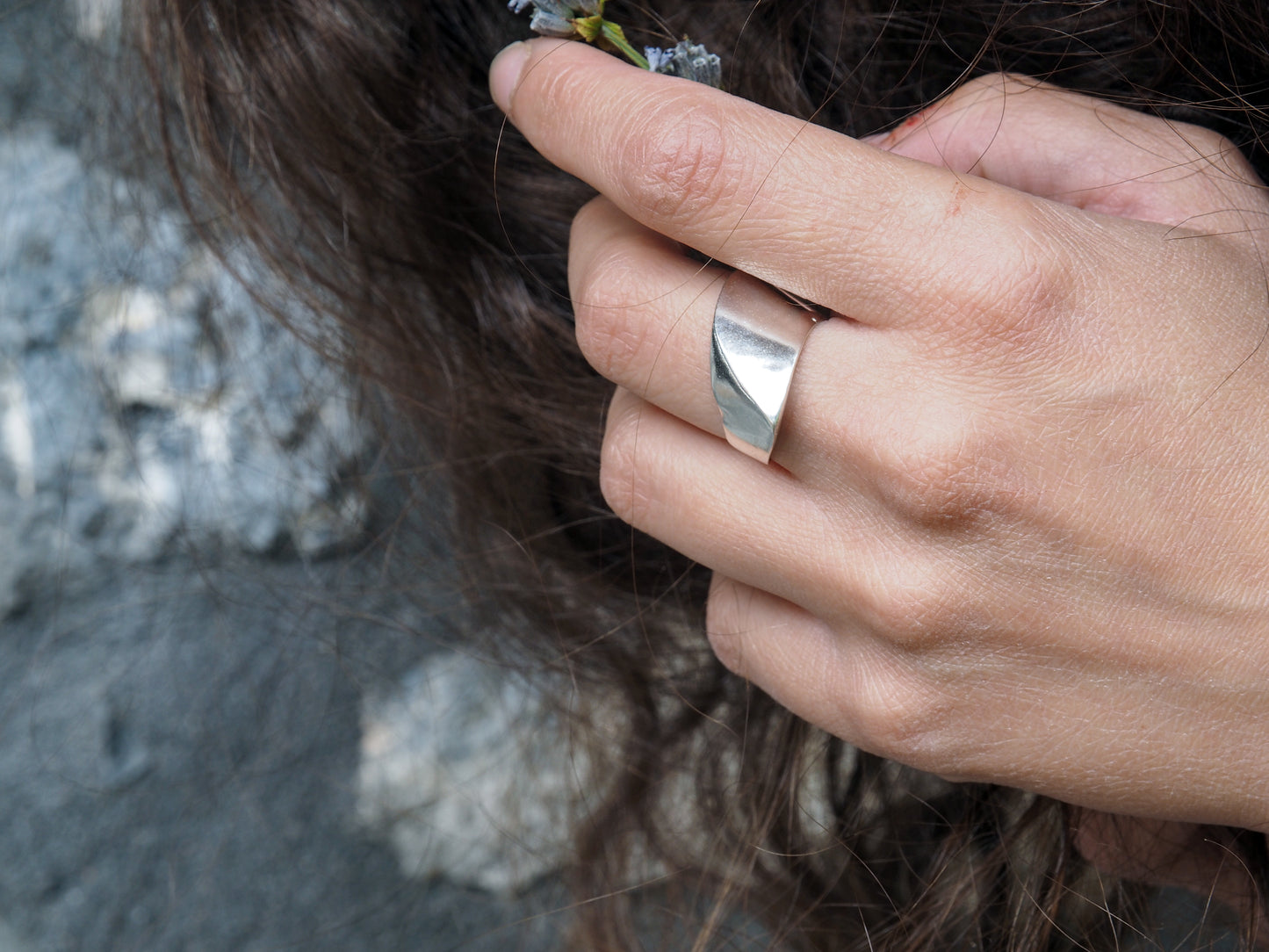 Rieka | Minimal Ring