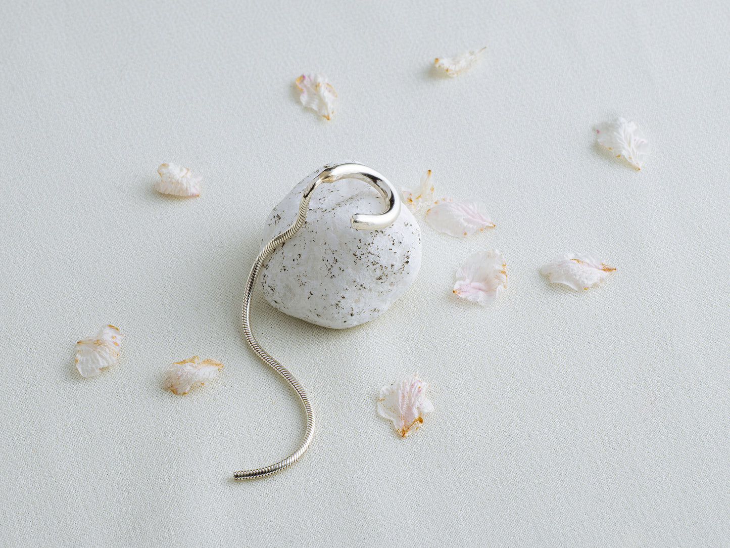 Linked Pulse | Ear Cuff