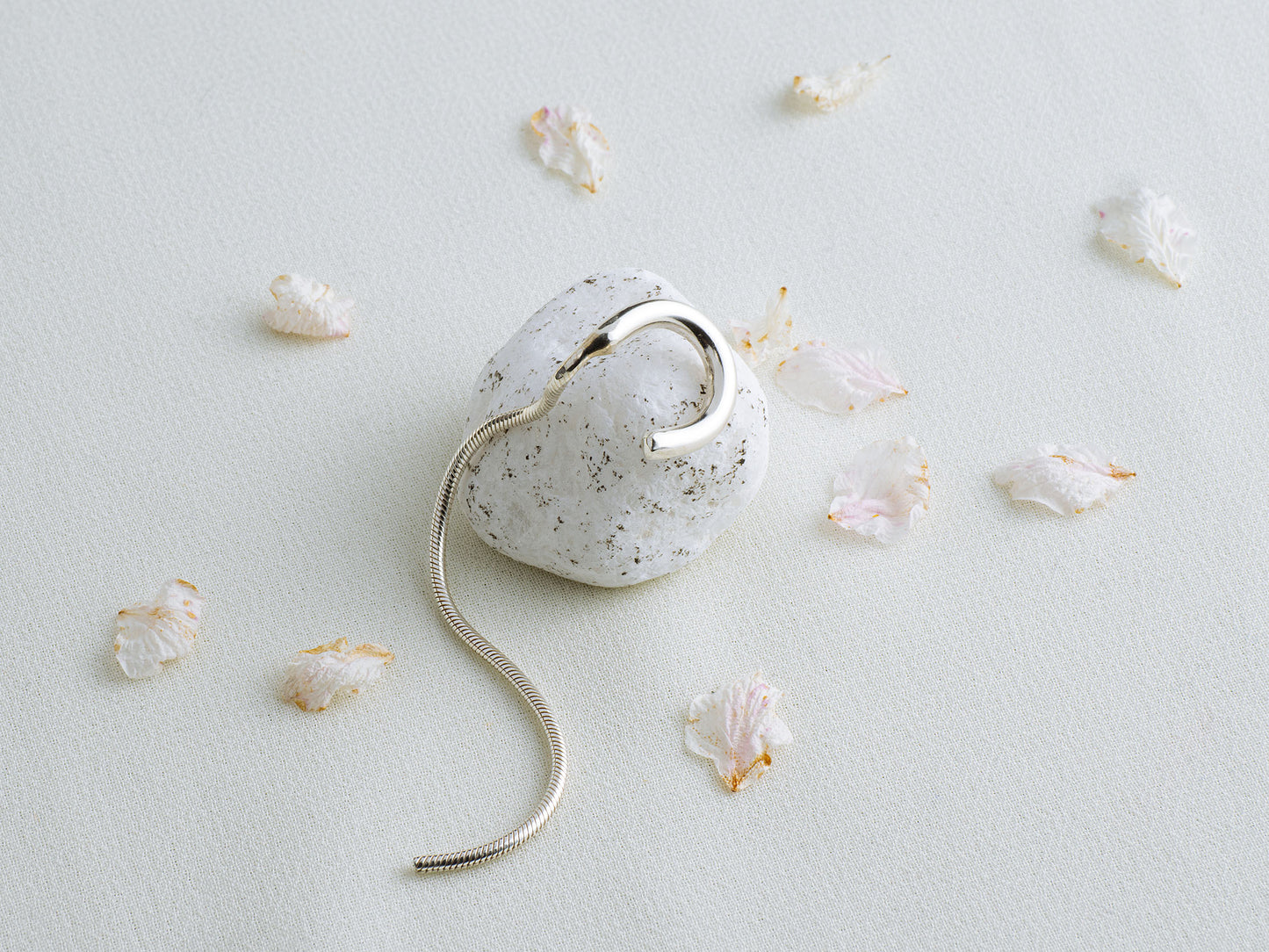 Linked Pulse | Ear Cuff