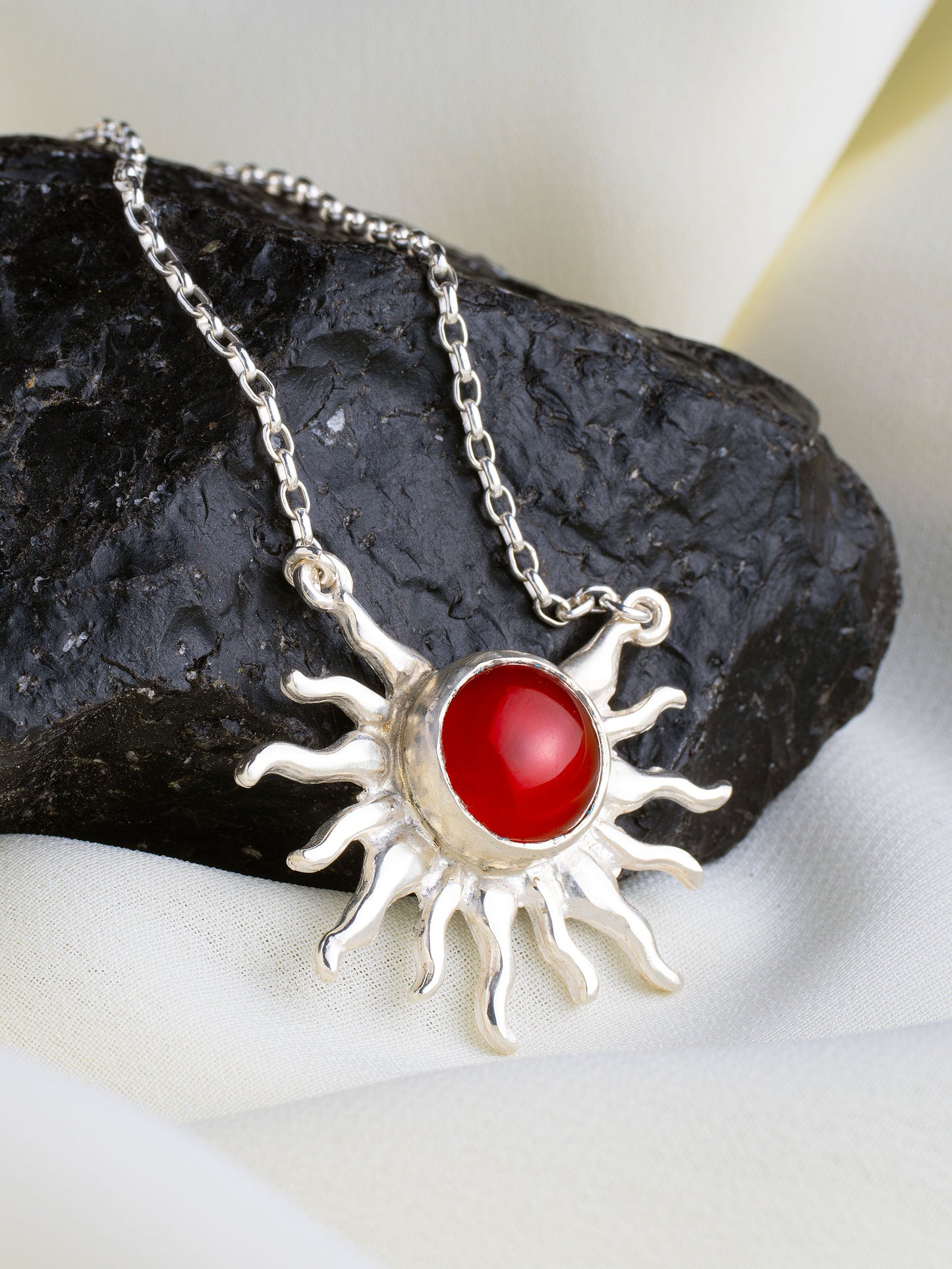 Solar Heart | Necklace