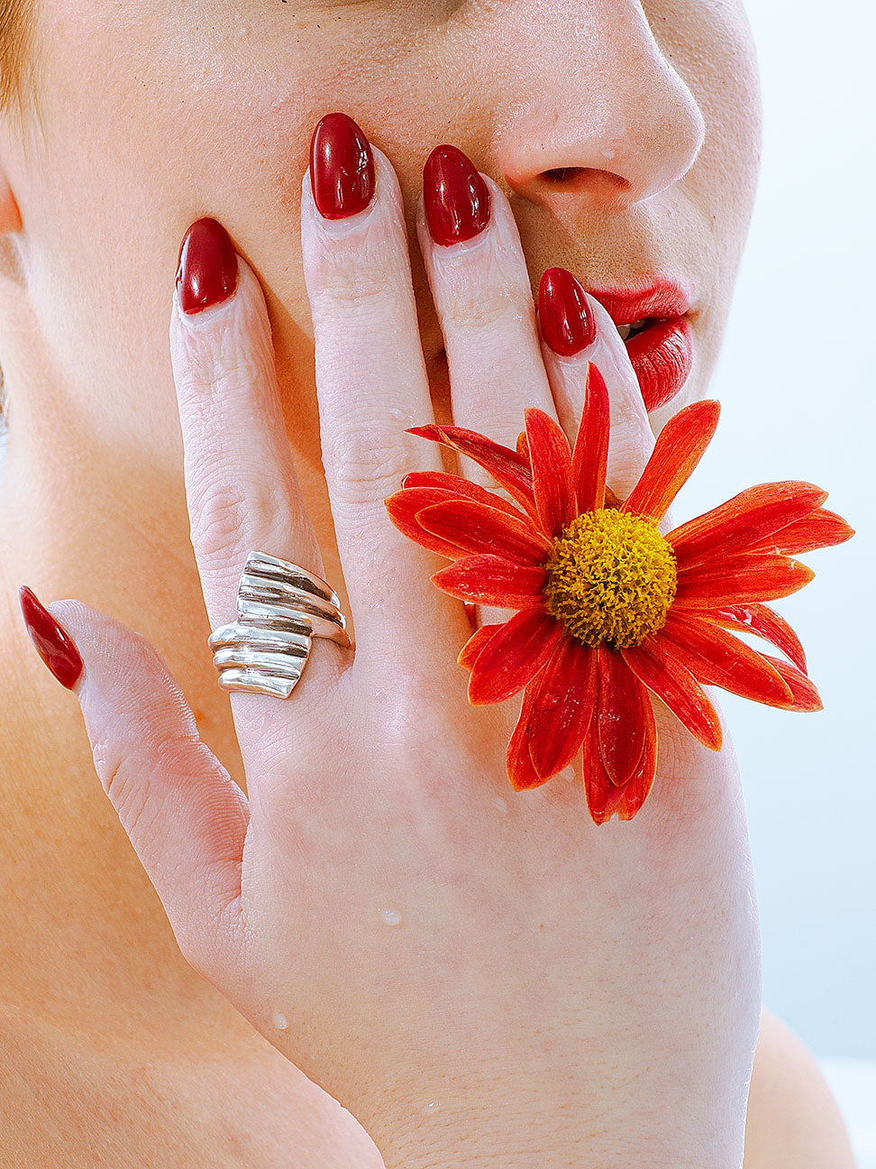 Stripped Silence | Ring