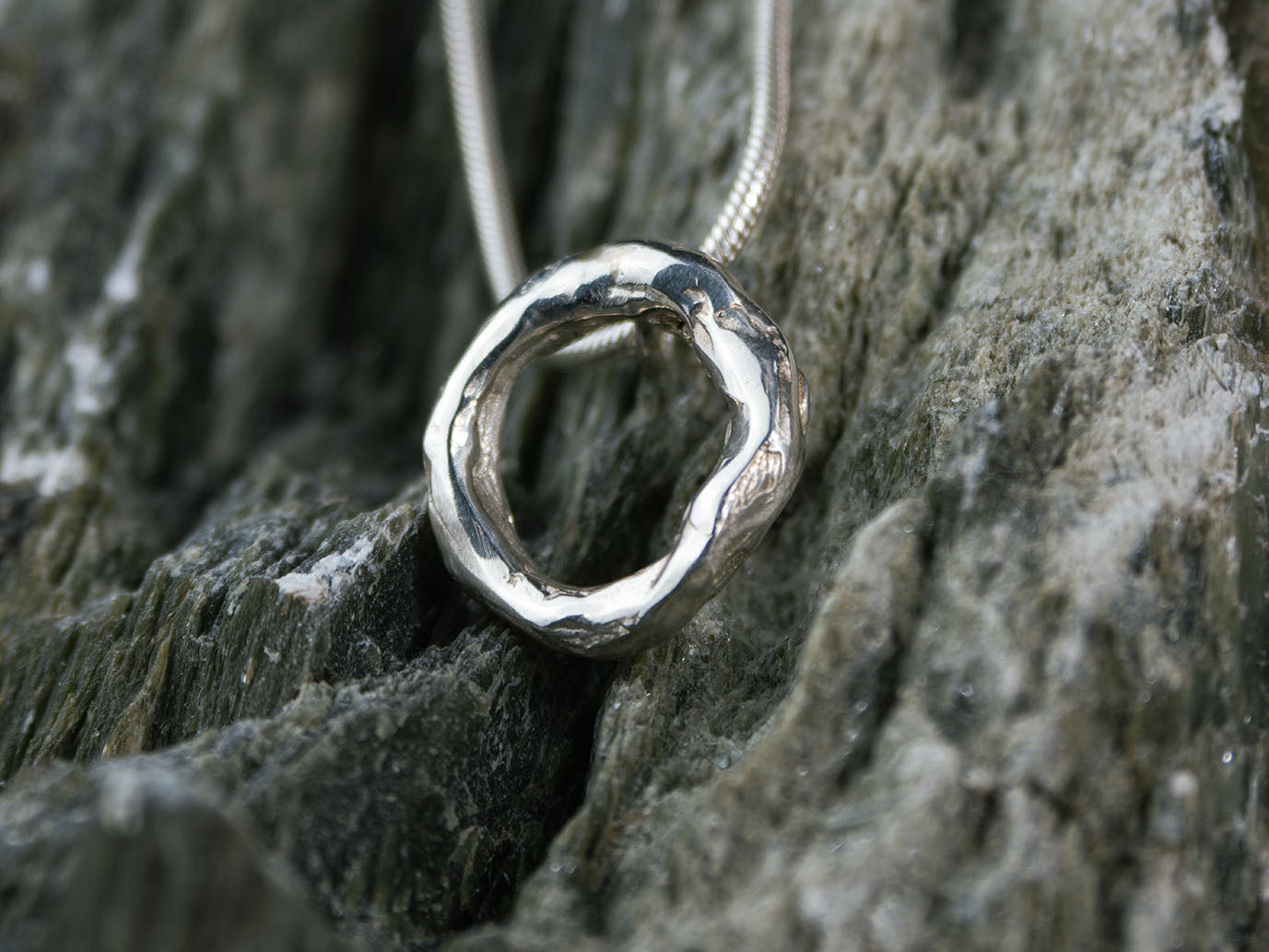 O | Necklace