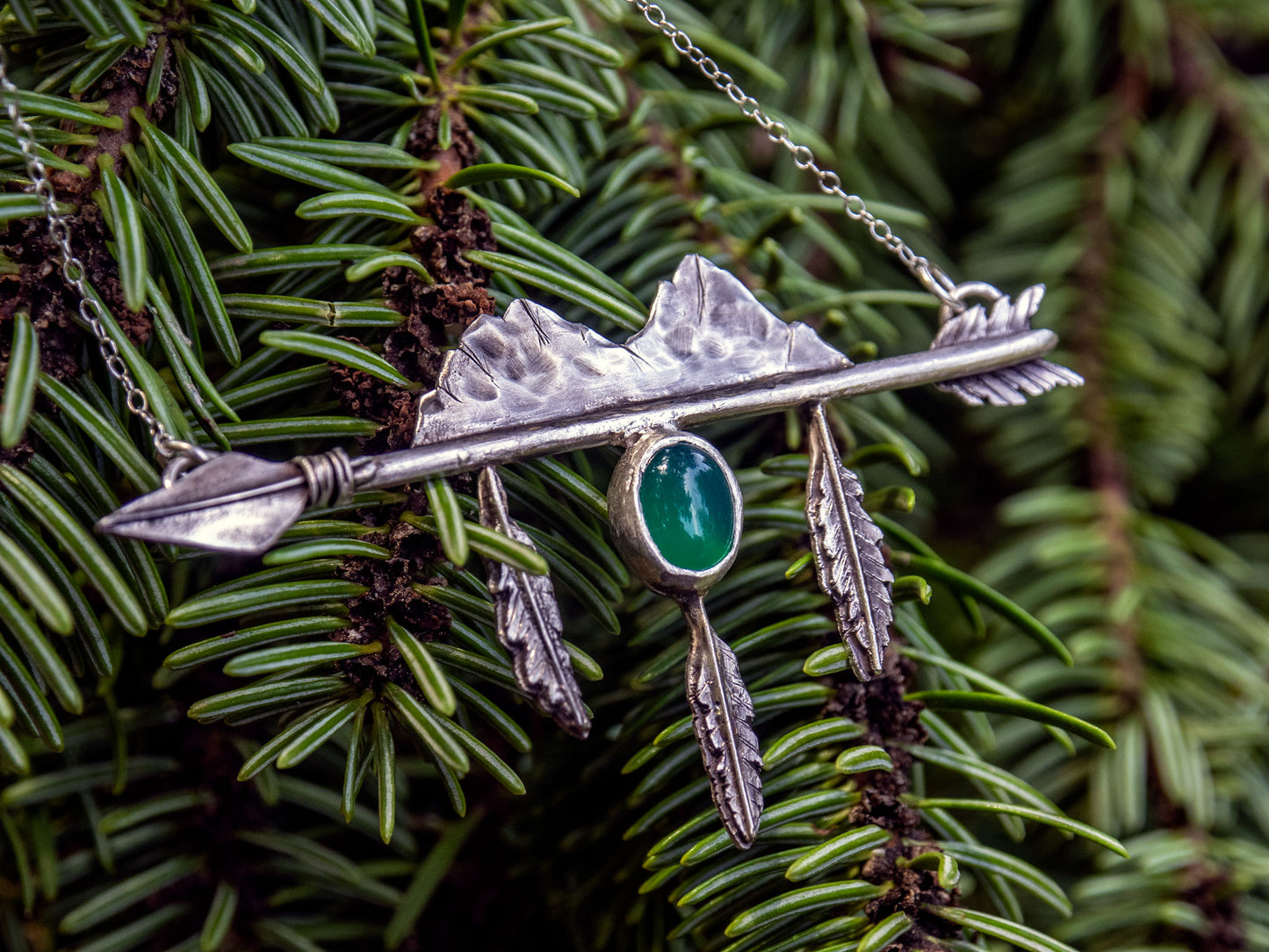 Silver native arrow necklace with Green Onyx