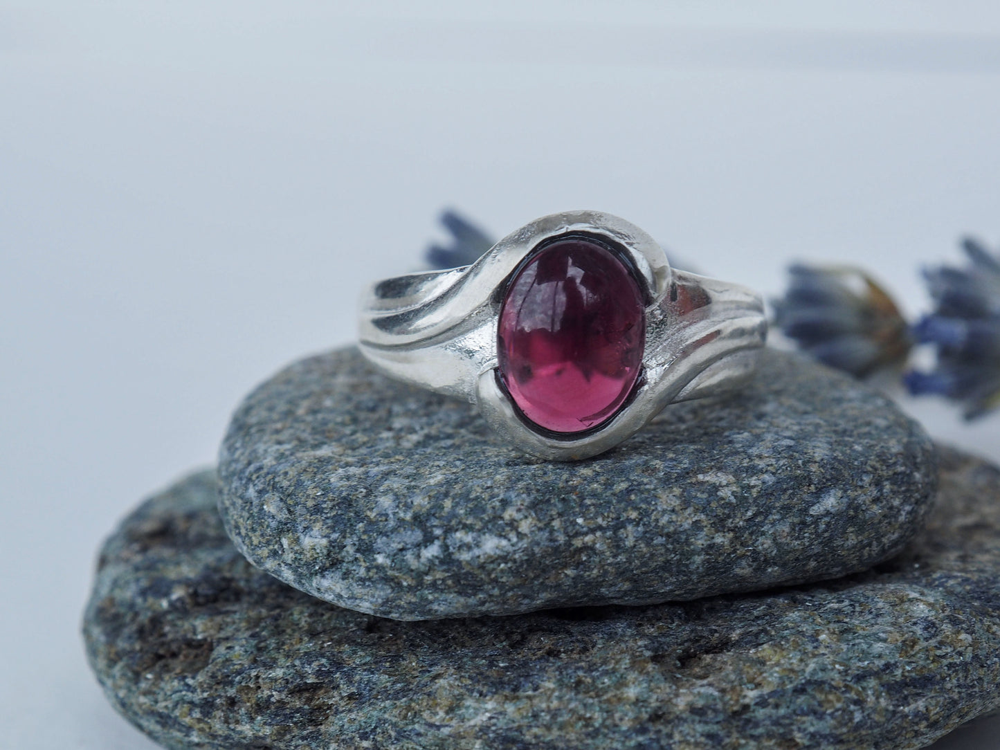 Briella | Ring with Garnet