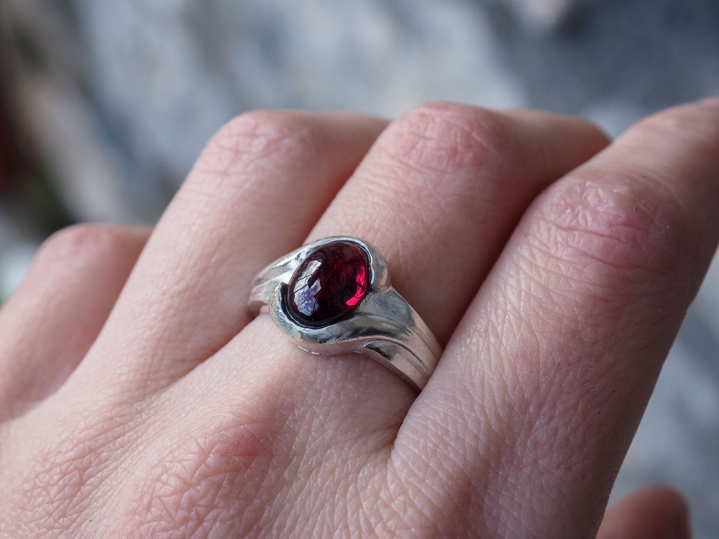 Briella | Ring with Garnet