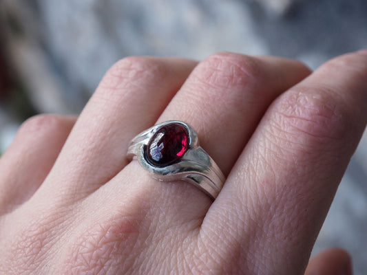 Briella | Ring with Garnet