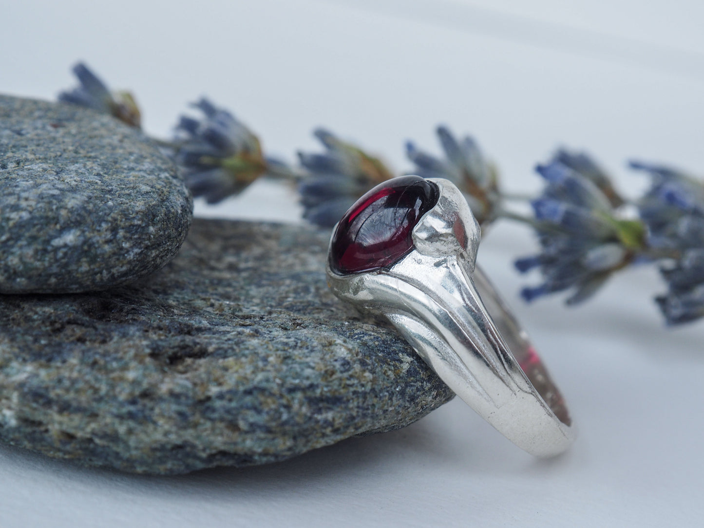 Briella | Ring with Garnet