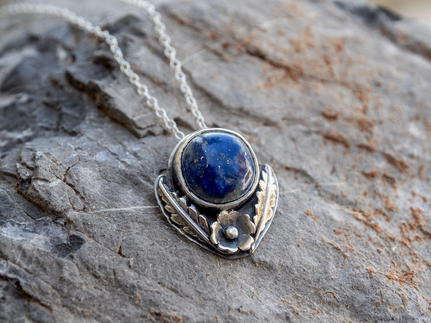 Sterling silver necklace with a Lapis Lazuli