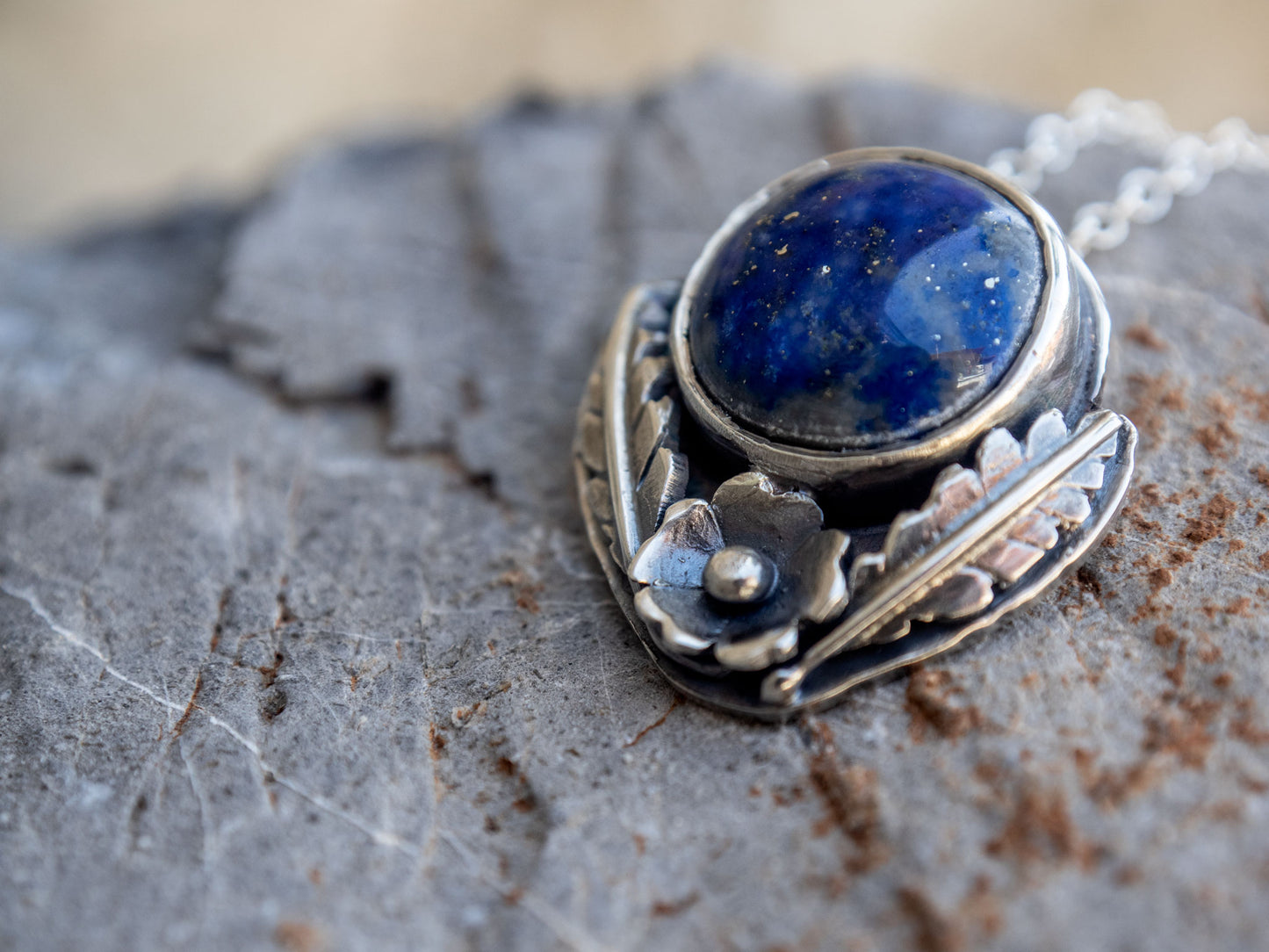 Sterling silver necklace with a Lapis Lazuli