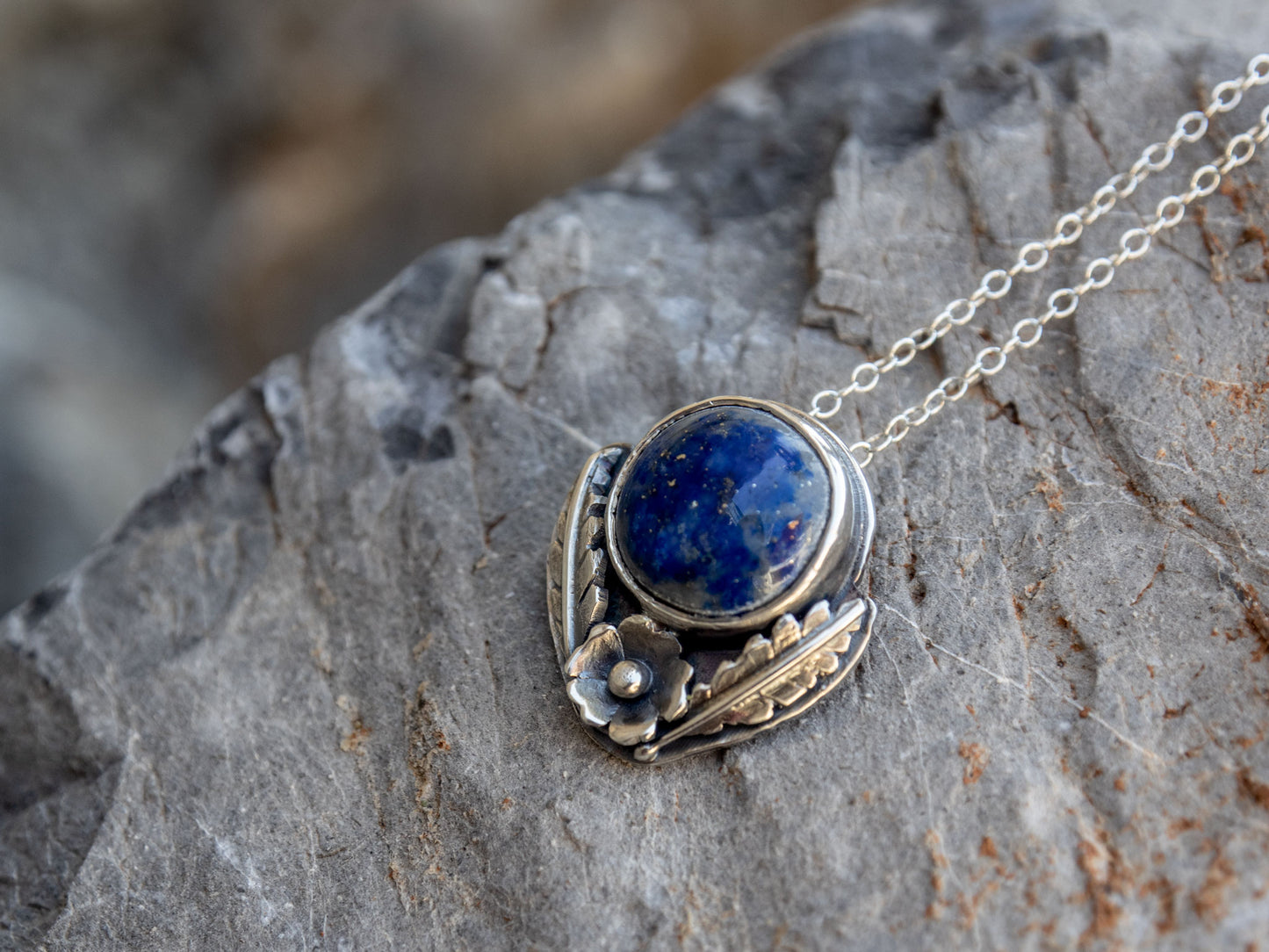 Sterling silver necklace with a Lapis Lazuli