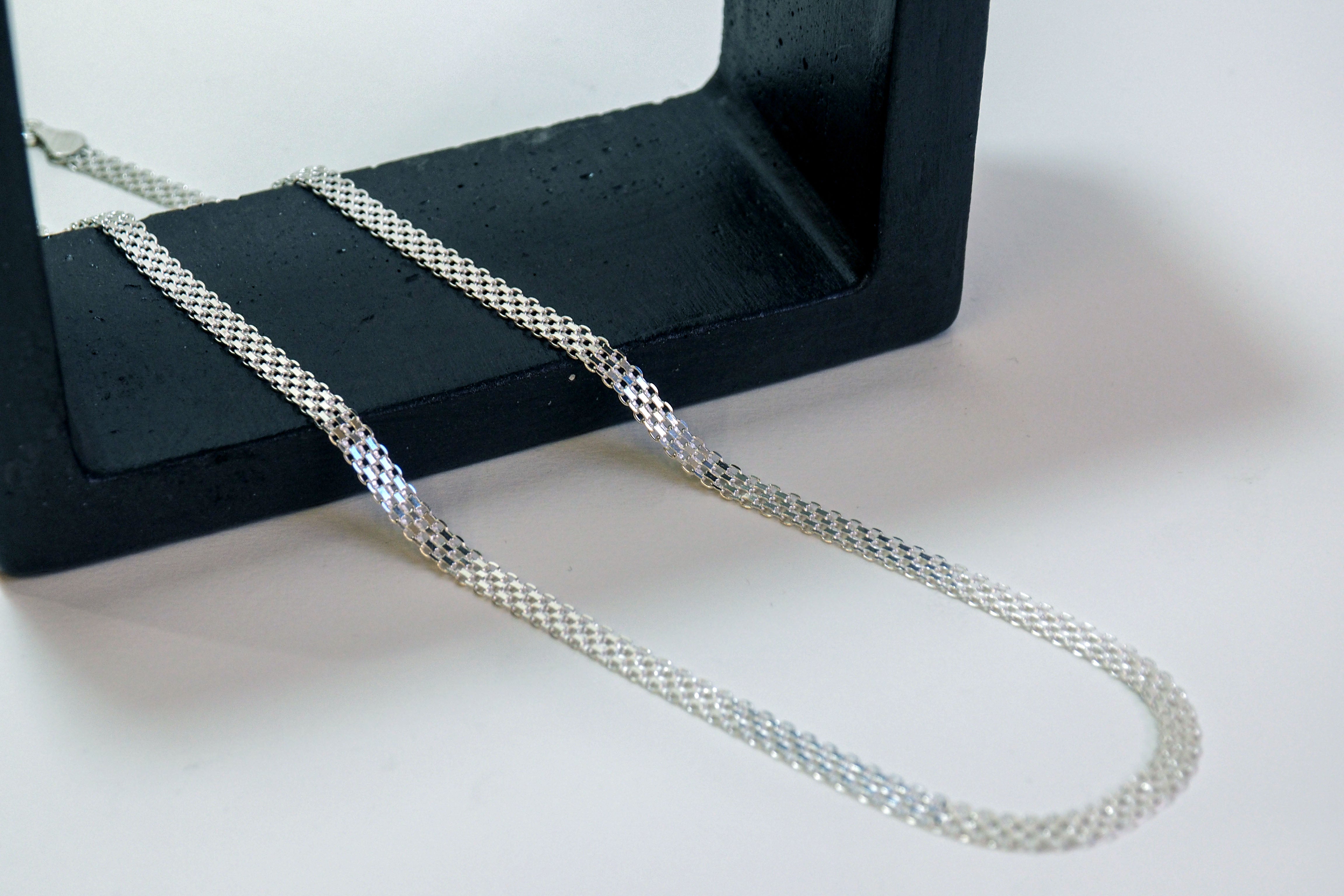 Mona | Flat Woven Chain Necklace – RedFoxStories