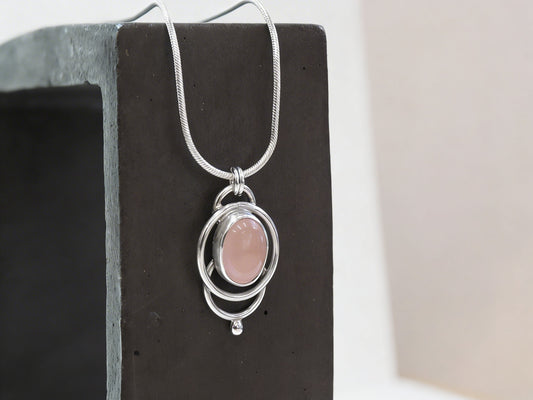 Silver Orbit | Pendant with Rose Quartz
