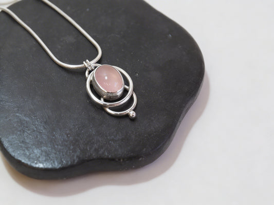 Silver Orbit | Pendant with Rose Quartz