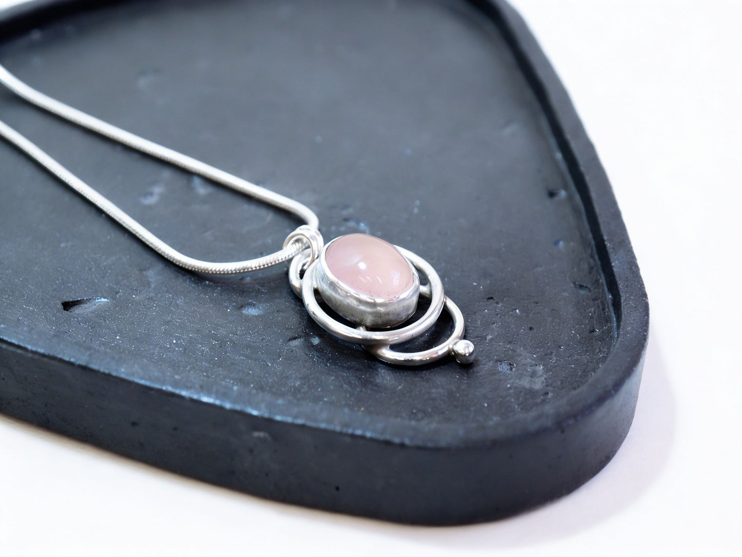 Silver Orbit | Pendant with Rose Quartz