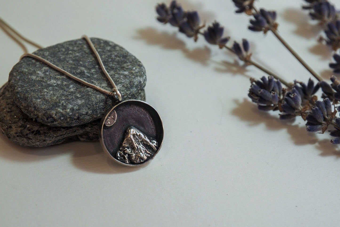 Veil of the Night Peaks | Pendant with a mountain scene