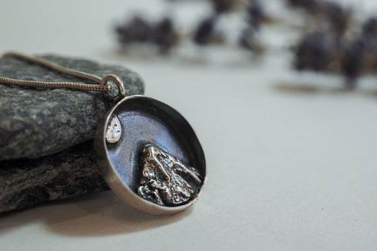 Veil of the Night Peaks | Pendant with a mountain scene